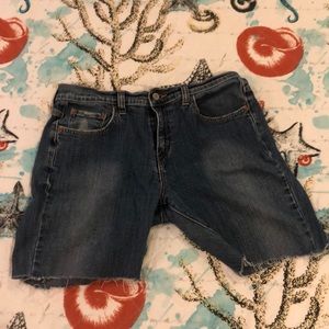 Levi’s Jean Cut-off’s
